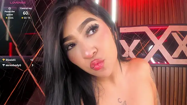 CamilaParisi stripchat live cam model