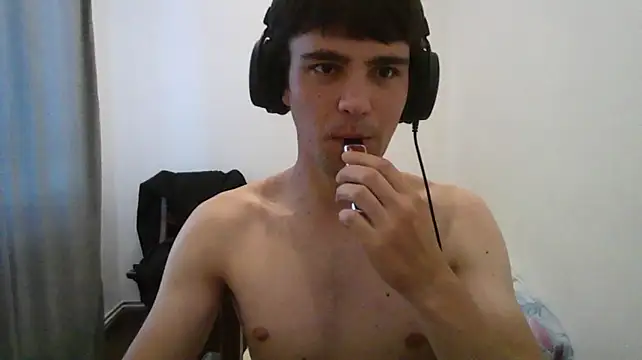 Milocki_g stripchat live cam model