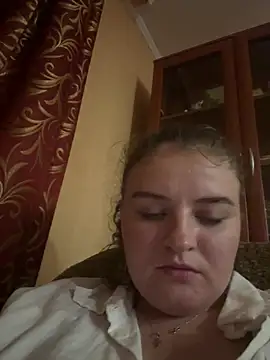 MandarinkaKiss21 stripchat live cam model