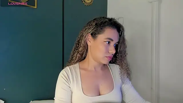 angie_leonn stripchat live cam model