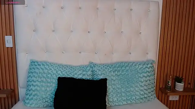 GreciaEvanss stripchat live cam model