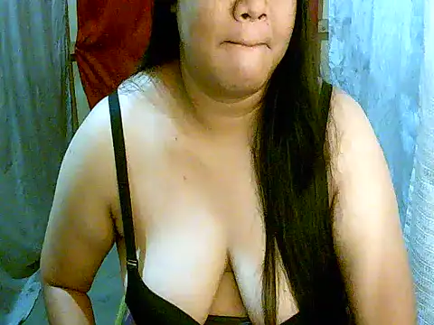 strip_berry stripchat live cam model