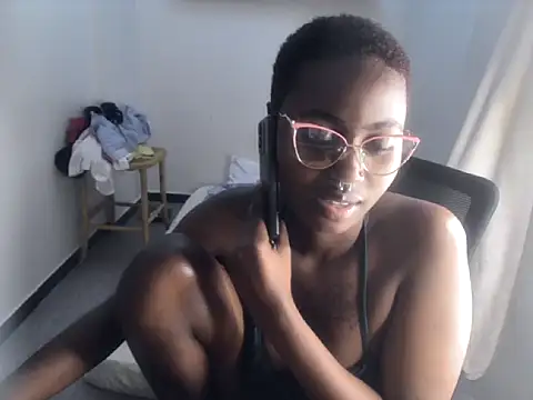 sweetsin12 stripchat live cam model