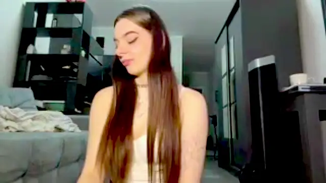 SimoneEbesu stripchat live cam model