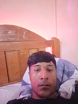 RossanoSwett stripchat live cam model