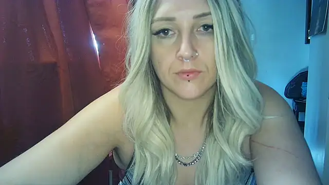 cuteblondiekaylss stripchat live cam model