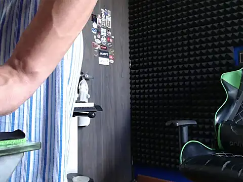 Gymbro42 stripchat live cam model