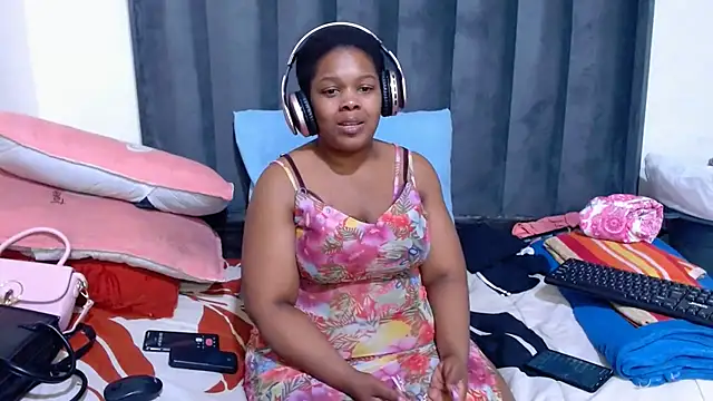 BigbootyNickyx stripchat live cam model