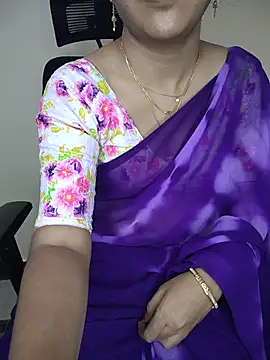 Cute-Smiely-Queen-Telugu stripchat live cam model