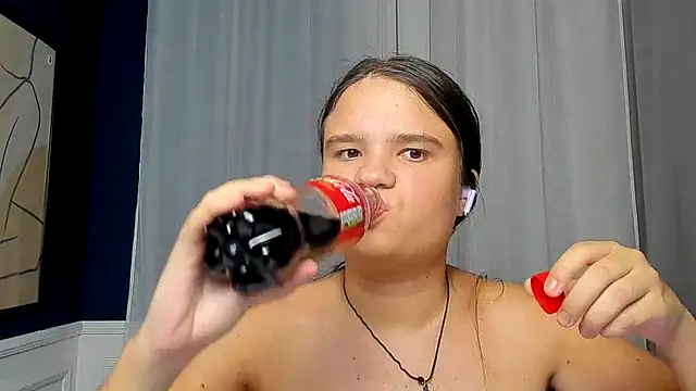AdeleCruz stripchat live cam model