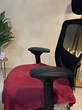 yours_chahat stripchat live cam model