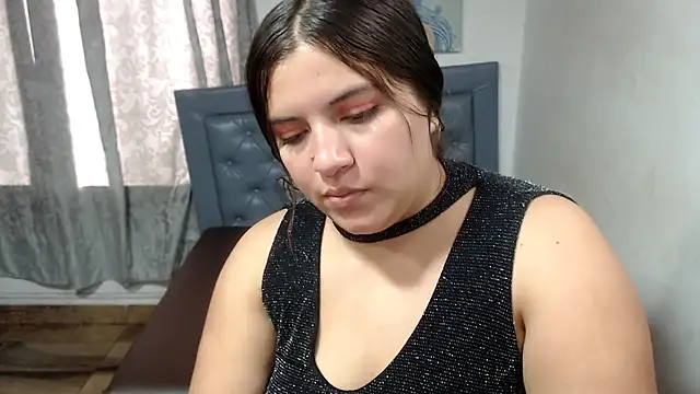 sarah_aguilar stripchat live cam model
