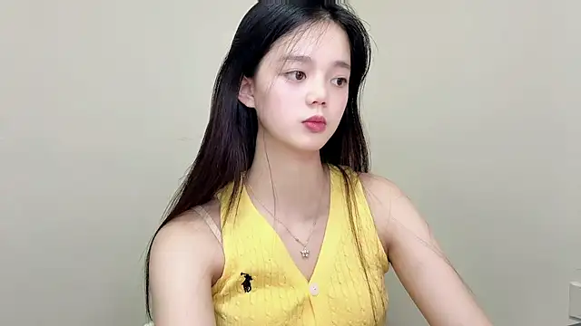 Timi-- stripchat live cam model
