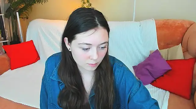 AlluringLookk stripchat live cam model