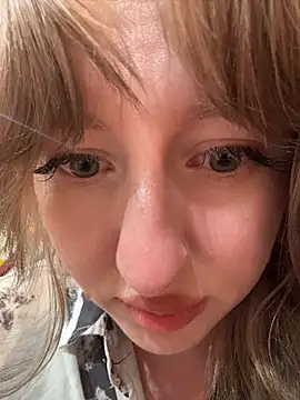 RonnieKiss stripchat live cam model