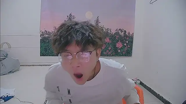 KK-cuteboy stripchat live cam model