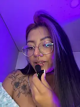 Abbyqueen23_ stripchat live cam model
