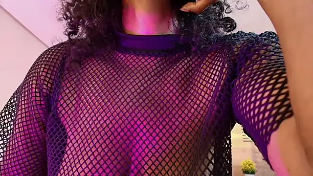 Ellie-Alves stripchat live cam model