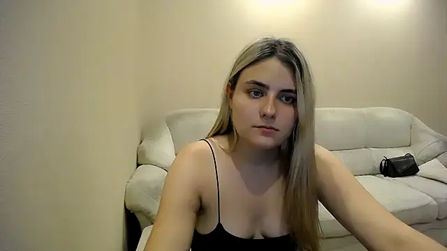 _shy_sabrina__ stripchat live cam model
