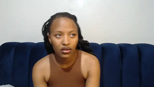 Youngling05 stripchat live cam model