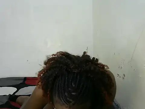 Qcmadonna stripchat live cam model