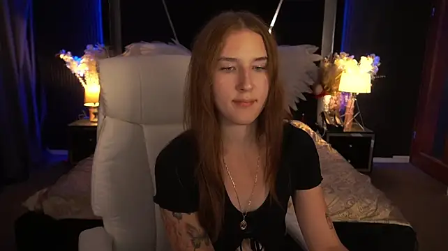 MirellEmber stripchat live cam model