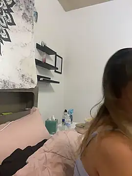 Latinamommy26 stripchat live cam model