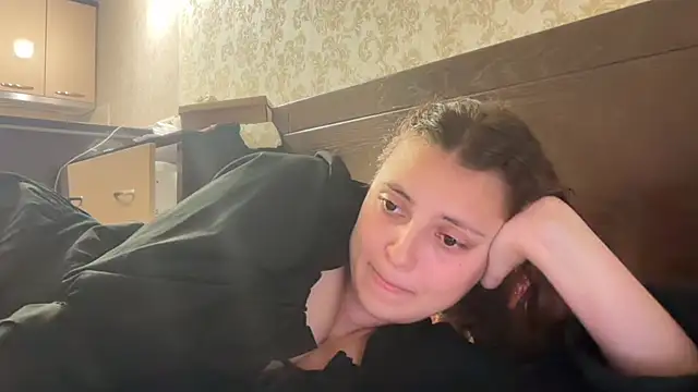 sylvia_a stripchat live cam model
