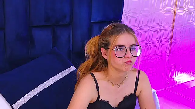 Bloom_Wix stripchat live cam model