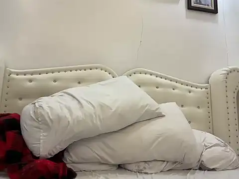 NaughtySCARLETSIN stripchat live cam model