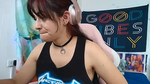 LovelyAzucena stripchat live cam model