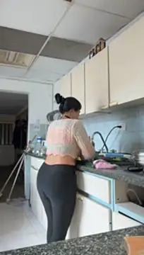 Afroditapoloo stripchat live cam model