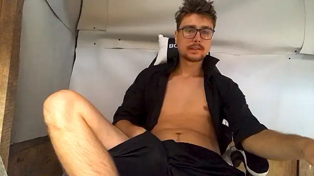 HotGentleman_3003 stripchat live cam model
