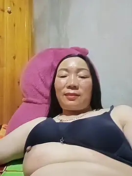 Regina_08 stripchat live cam model