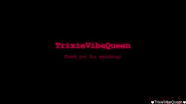TrixieVibeQueen stripchat live cam model