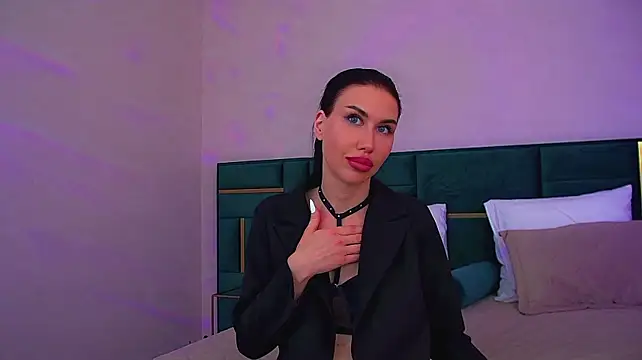 KaylaMous stripchat live cam model