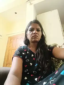 ashwini805057 stripchat live cam model