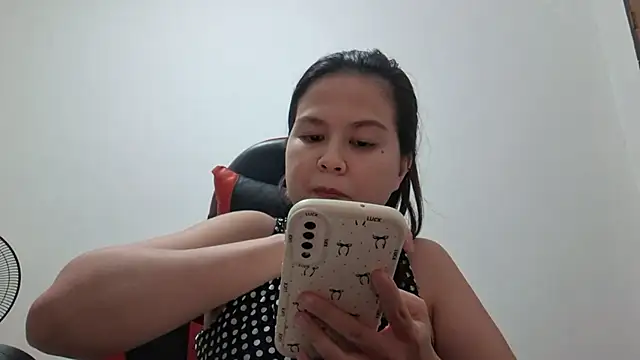 MacyKotow stripchat live cam model