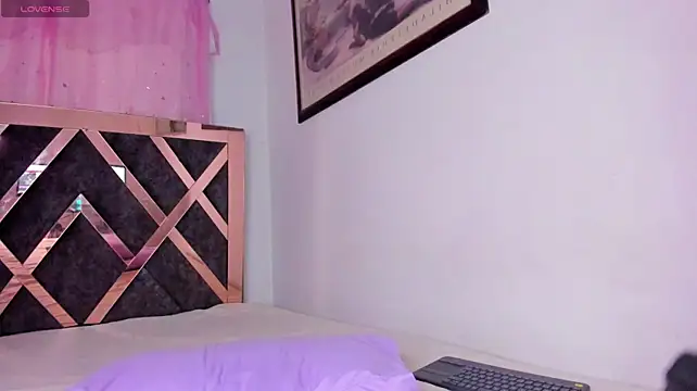 Lunita-Naughty stripchat live cam model