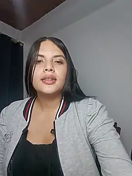 CandyCamila333 stripchat live cam model
