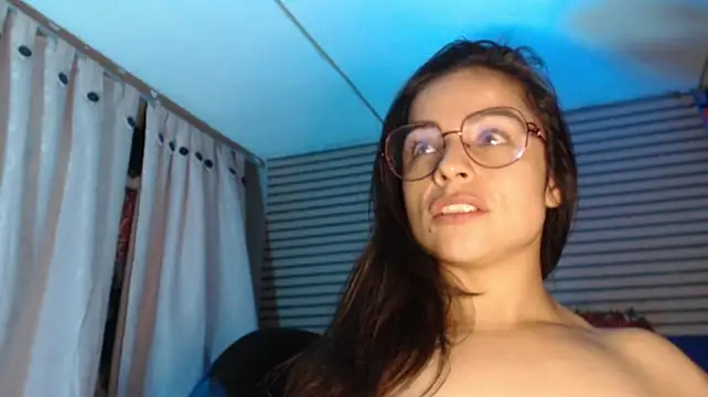 rosse_2504 stripchat live cam model