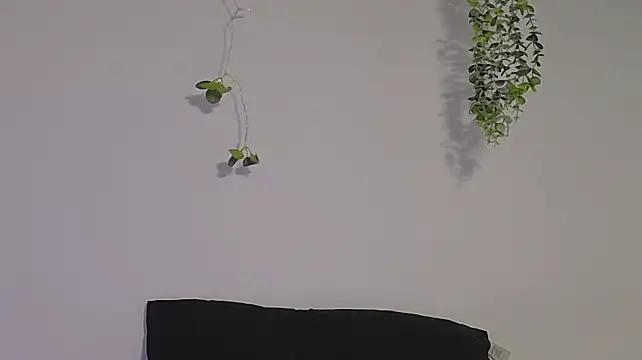 Adrianna5_ stripchat live cam model