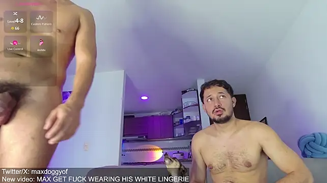 maxdoggy1 stripchat live cam model