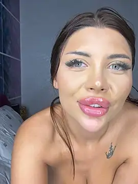 Monique_Celeste stripchat live cam model