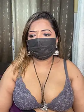 Oh-Monika87 stripchat live cam model