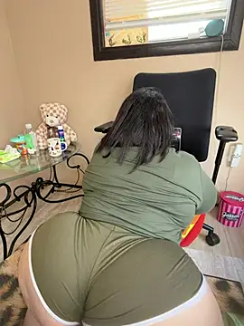 Tillymarie stripchat live cam model
