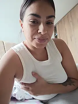 Ivanna2 stripchat live cam model