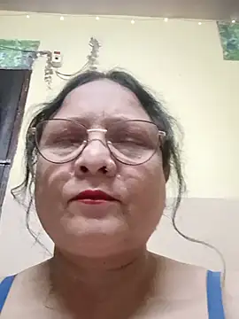 Dreamgirrl stripchat live cam model