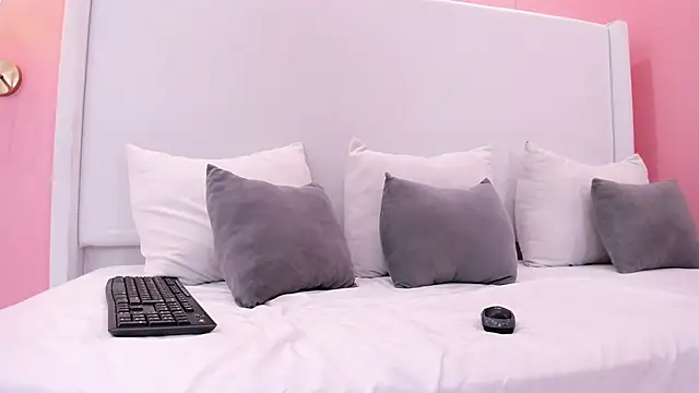 luna_veega stripchat live cam model