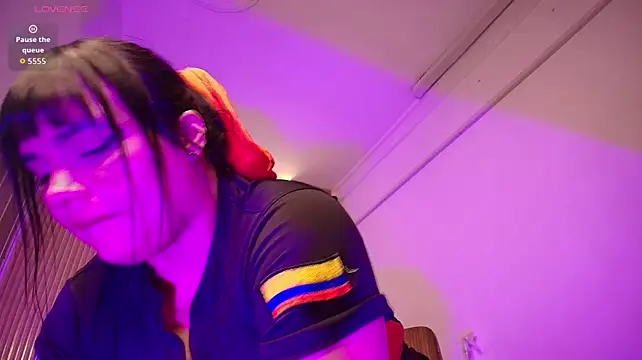 Nia_Blum_1 stripchat live cam model